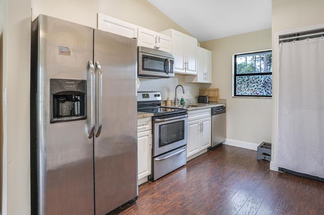 17563 67th Court N, The Acreage, FL 33470