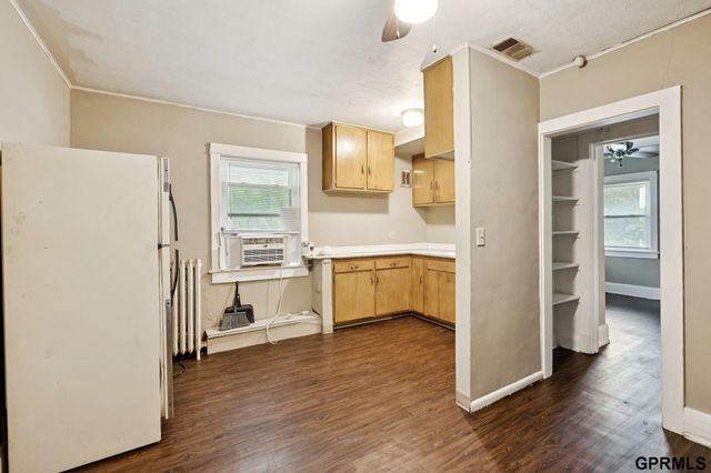 1738 S 32Nd Avenue, Omaha, NE 68105