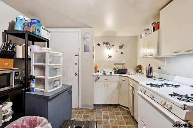 1738 S 32Nd Avenue, Omaha, NE 68105