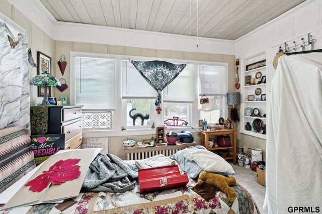 1738 S 32Nd Avenue, Omaha, NE 68105