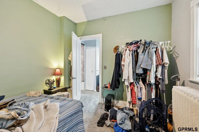 1738 S 32Nd Avenue, Omaha, NE 68105