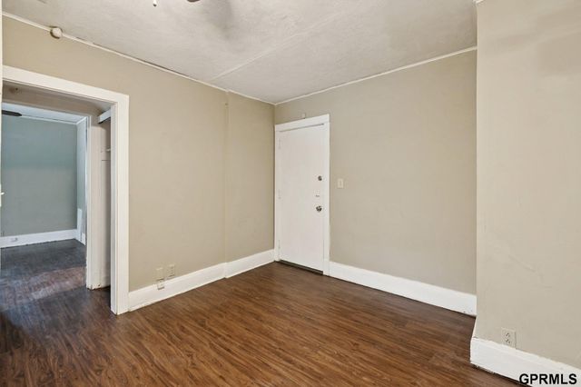 1738 S 32Nd Avenue, Omaha, NE 68105