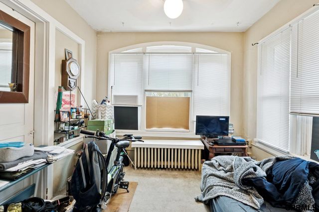 1738 S 32Nd Avenue, Omaha, NE 68105