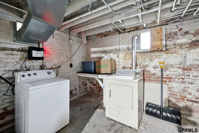 1738 S 32Nd Avenue, Omaha, NE 68105