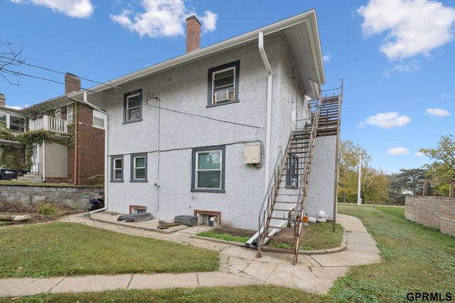 1738 S 32Nd Avenue, Omaha, NE 68105