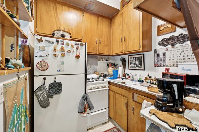 1738 S 32Nd Avenue, Omaha, NE 68105