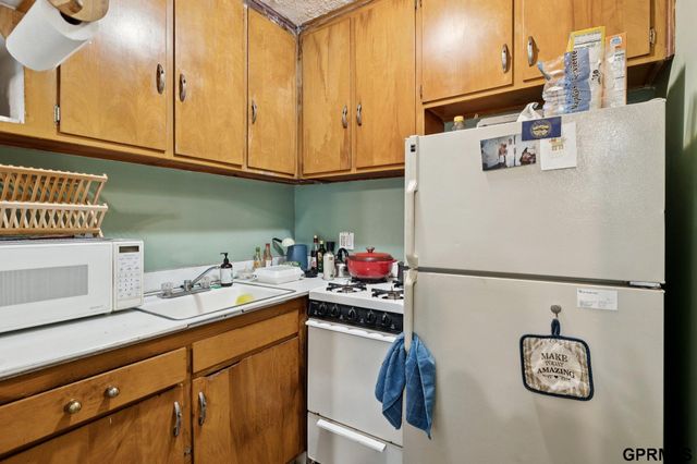 1738 S 32Nd Avenue, Omaha, NE 68105