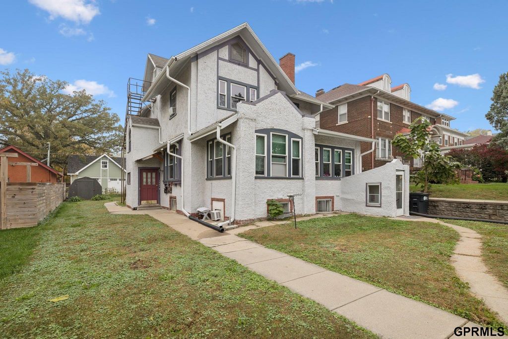 1738 S 32Nd Avenue, Omaha, NE 68105