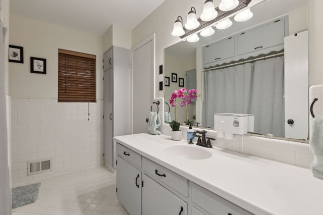 5505 Ledgestone Drive, Dallas, TX 75214