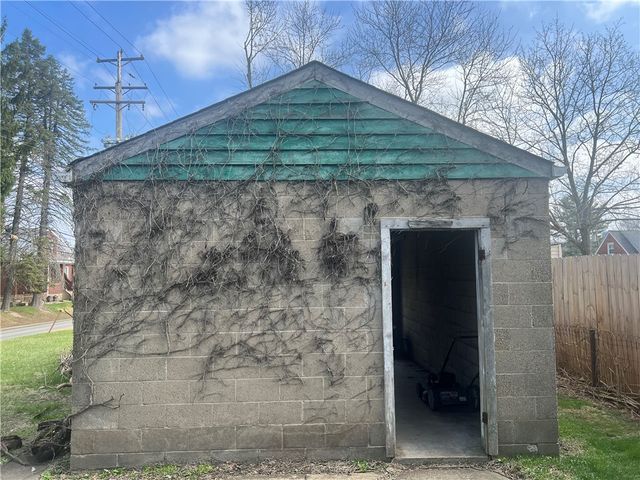 1227 Porter St, Conway, PA 15027