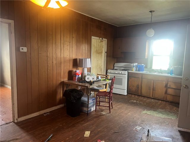 1227 Porter St, Conway, PA 15027