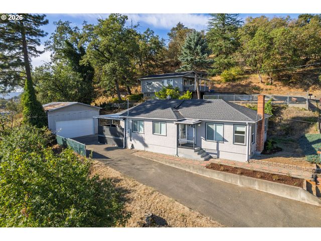 1830 Nw GOETZ St, Roseburg, OR 97471