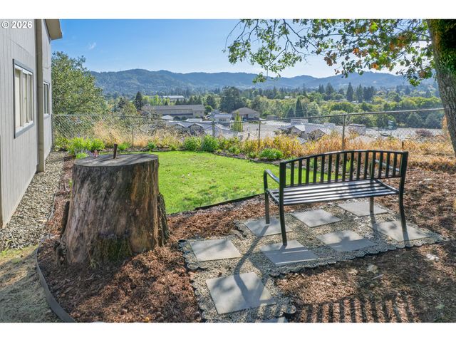 1830 Nw GOETZ St, Roseburg, OR 97471