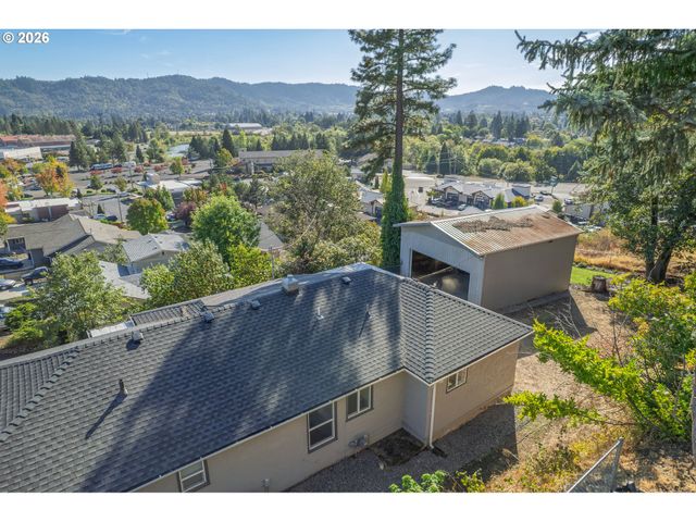 1830 Nw GOETZ St, Roseburg, OR 97471