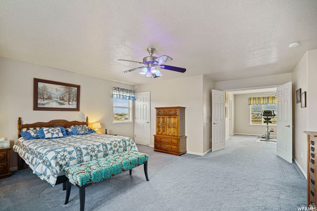 902 ROMSEY CT, North Salt Lake, UT 84054