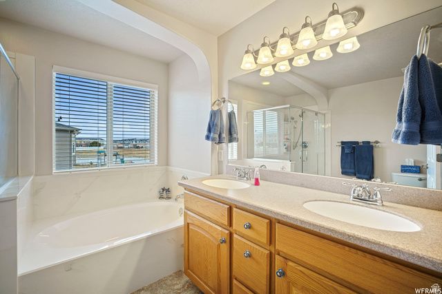 902 ROMSEY CT, North Salt Lake, UT 84054