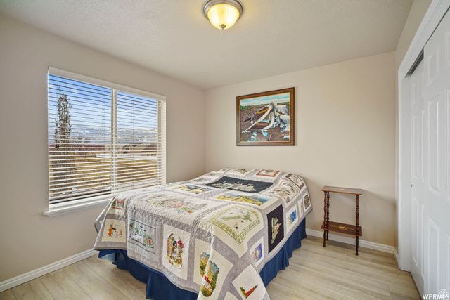 902 ROMSEY CT, North Salt Lake, UT 84054
