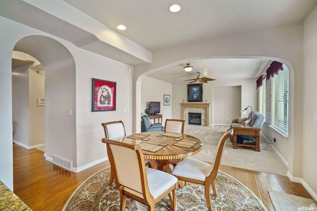 902 ROMSEY CT, North Salt Lake, UT 84054