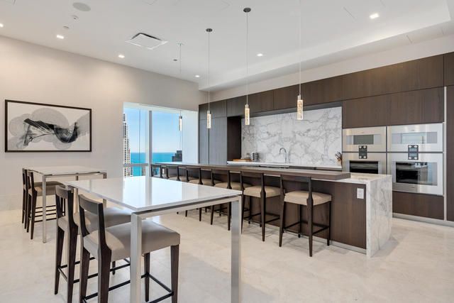 363 E Wacker Drive 1606, Chicago, IL 60601