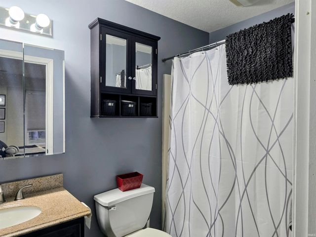 40 Lane 101 Harbour Cove, Fremont, IN 46737