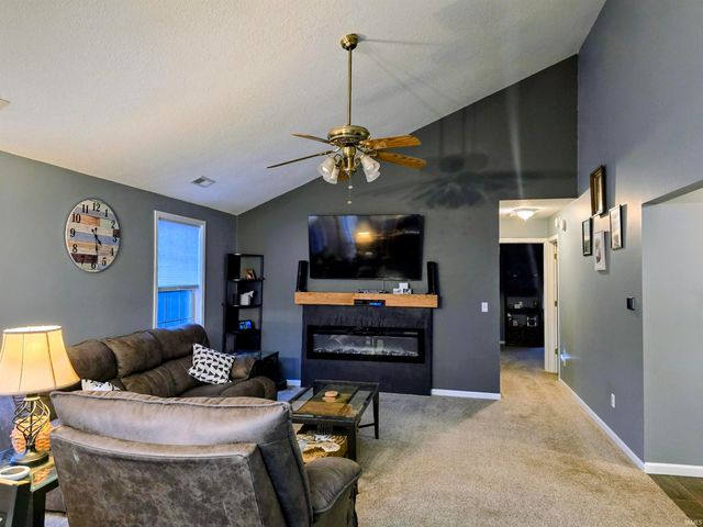 40 Lane 101 Harbour Cove, Fremont, IN 46737