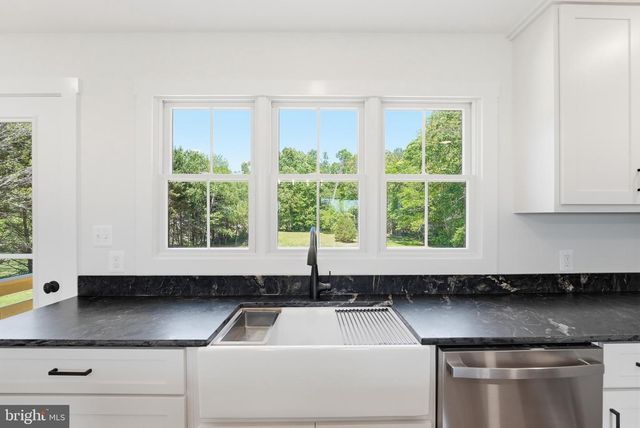 1548 JAMES CITY, Reva, VA 22735
