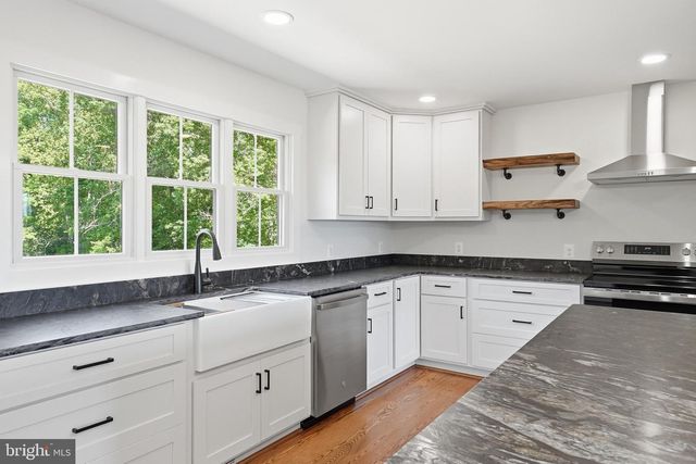 1548 JAMES CITY, Reva, VA 22735