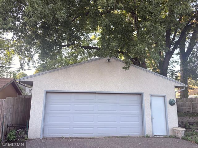 1731 California Avenue E, Saint Paul, MN 55106