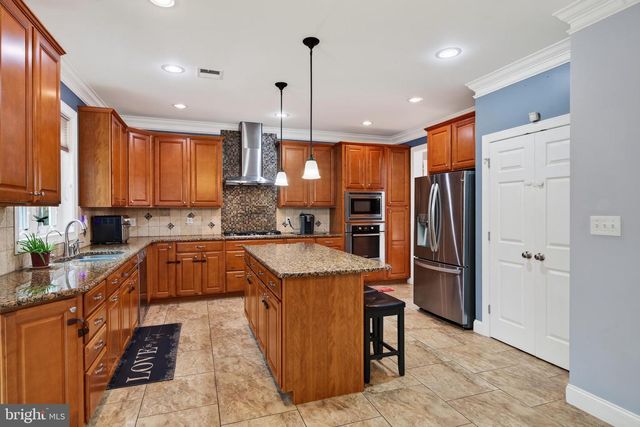 121 PINETOWN ROAD, Norristown, PA 19403