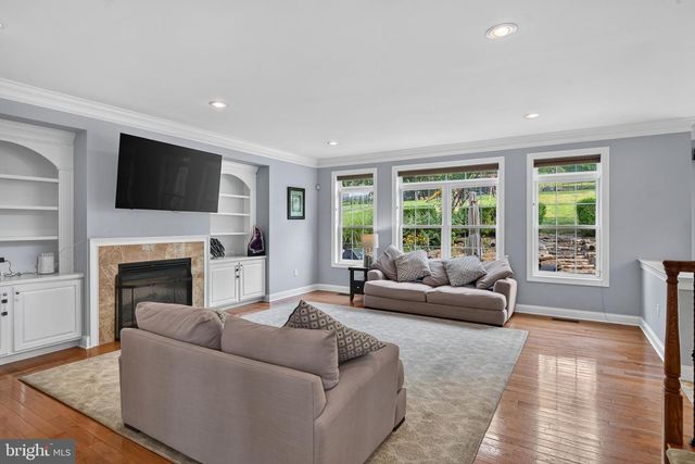 121 PINETOWN ROAD, Norristown, PA 19403