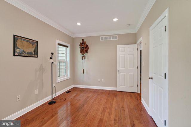 121 PINETOWN ROAD, Norristown, PA 19403