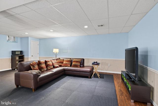 121 PINETOWN ROAD, Norristown, PA 19403