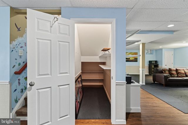 121 PINETOWN ROAD, Norristown, PA 19403