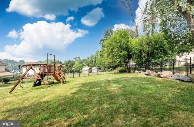 121 PINETOWN ROAD, Norristown, PA 19403