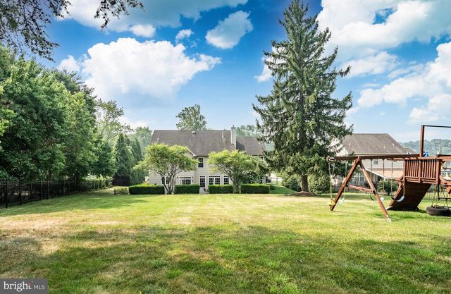 121 PINETOWN ROAD, Norristown, PA 19403