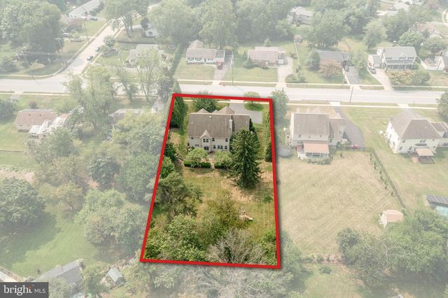 121 PINETOWN ROAD, Norristown, PA 19403