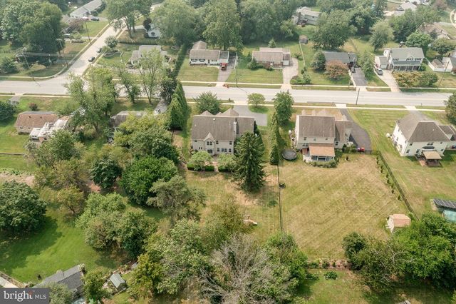 121 PINETOWN ROAD, Norristown, PA 19403