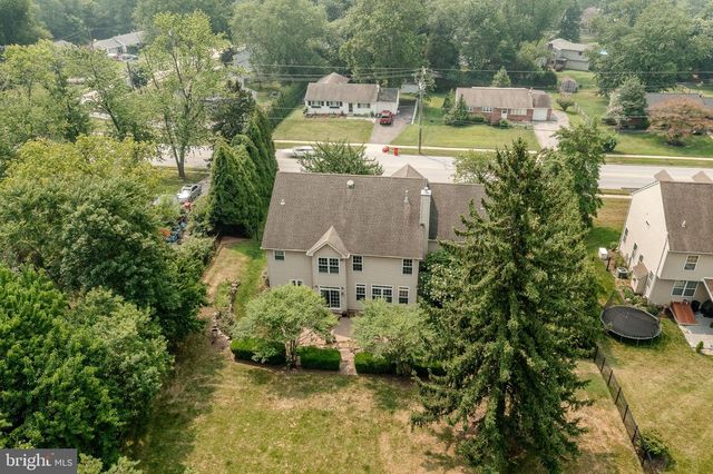 121 PINETOWN ROAD, Norristown, PA 19403
