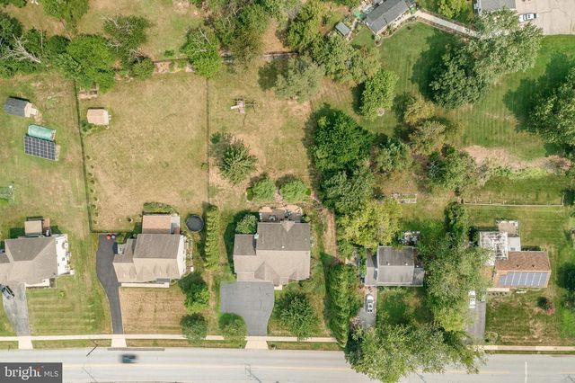 121 PINETOWN ROAD, Norristown, PA 19403