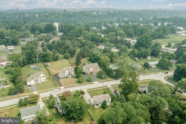121 PINETOWN ROAD, Norristown, PA 19403