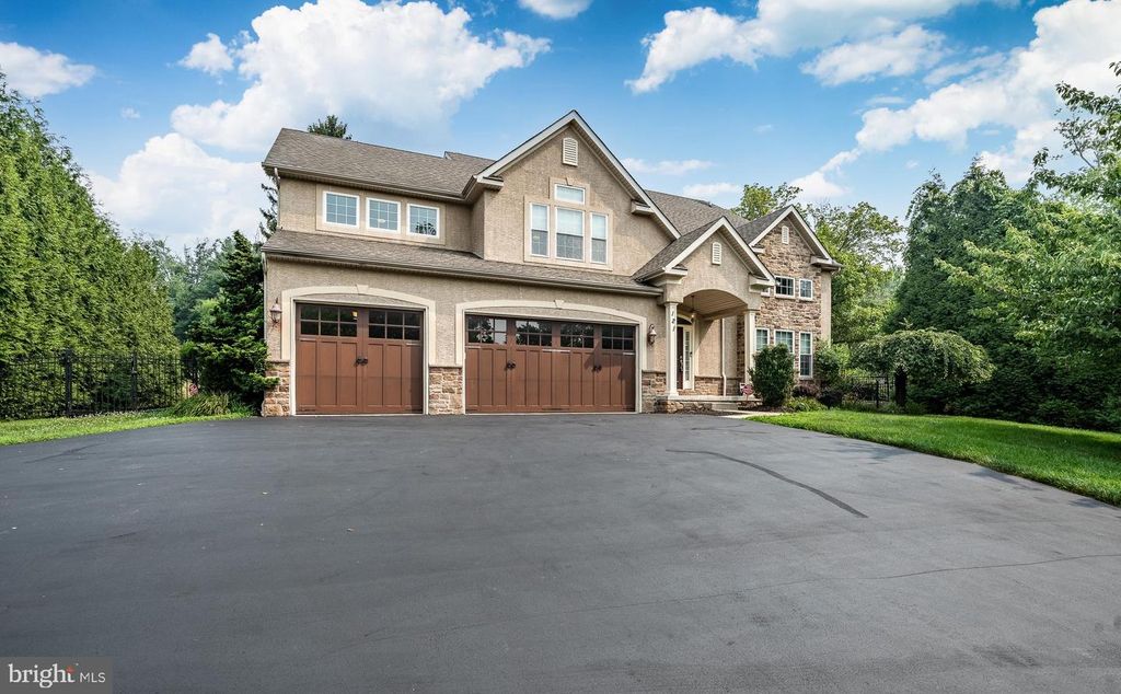 121 PINETOWN ROAD, Norristown, PA 19403