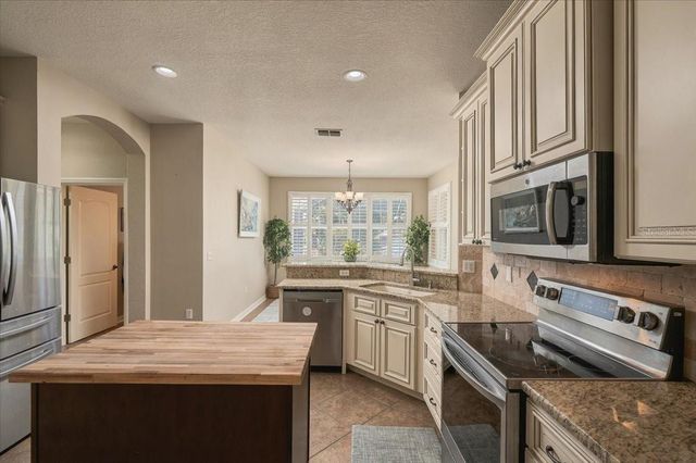 2929 FOREST HAMMOCK DRIVE, Plant City, FL 33566