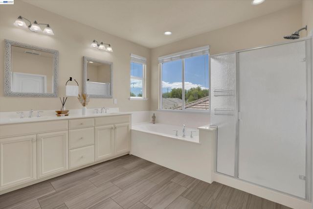 8012 Westport Cir, Discovery Bay, CA 94505