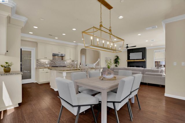8012 Westport Cir, Discovery Bay, CA 94505