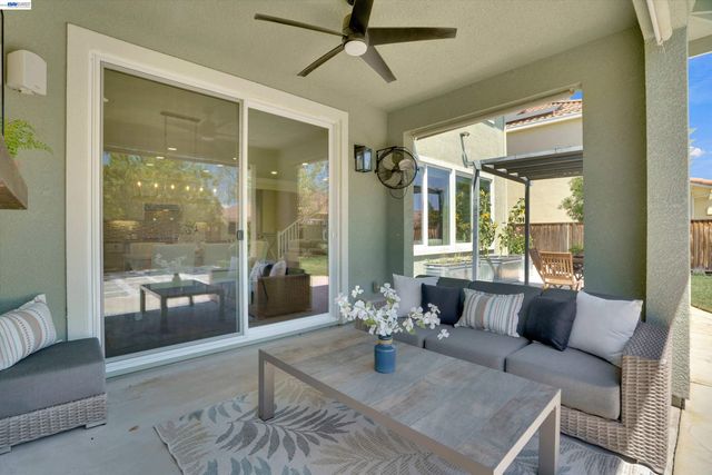 8012 Westport Cir, Discovery Bay, CA 94505