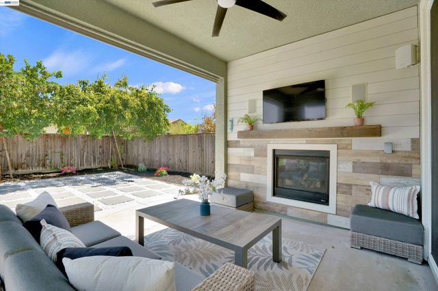 8012 Westport Cir, Discovery Bay, CA 94505