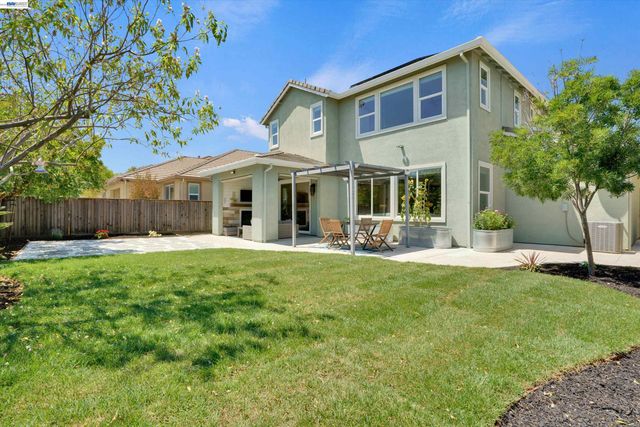 8012 Westport Cir, Discovery Bay, CA 94505
