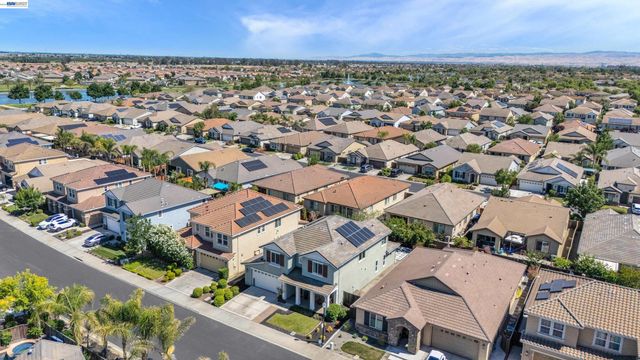 8012 Westport Cir, Discovery Bay, CA 94505