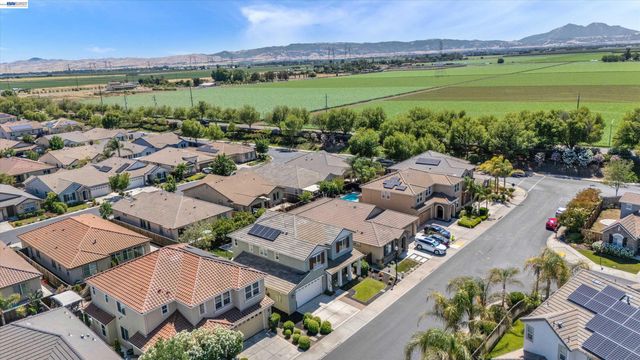 8012 Westport Cir, Discovery Bay, CA 94505