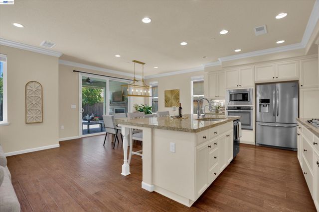 8012 Westport Cir, Discovery Bay, CA 94505